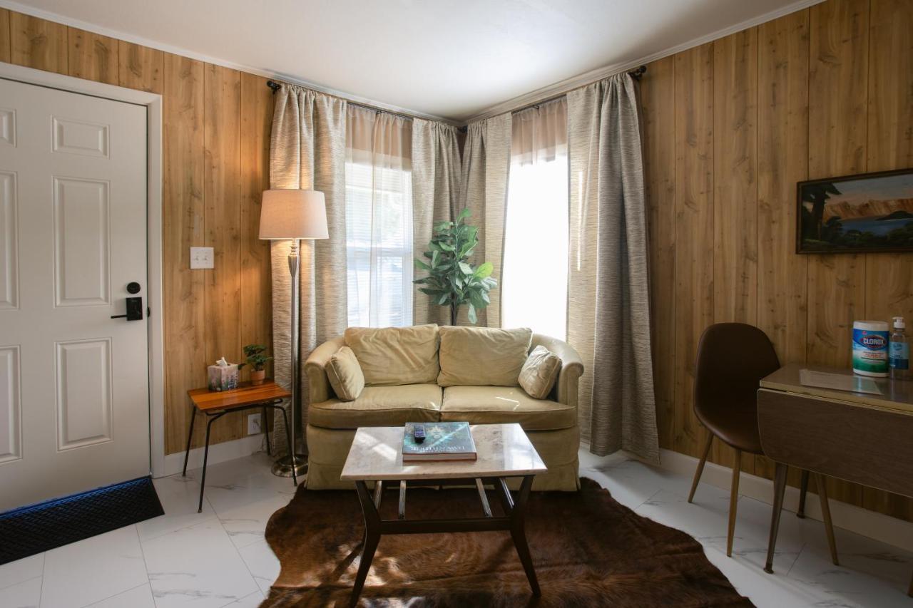 Waterfront River Apartments Rogue River Экстерьер фото